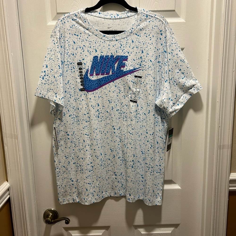 Tee shirt